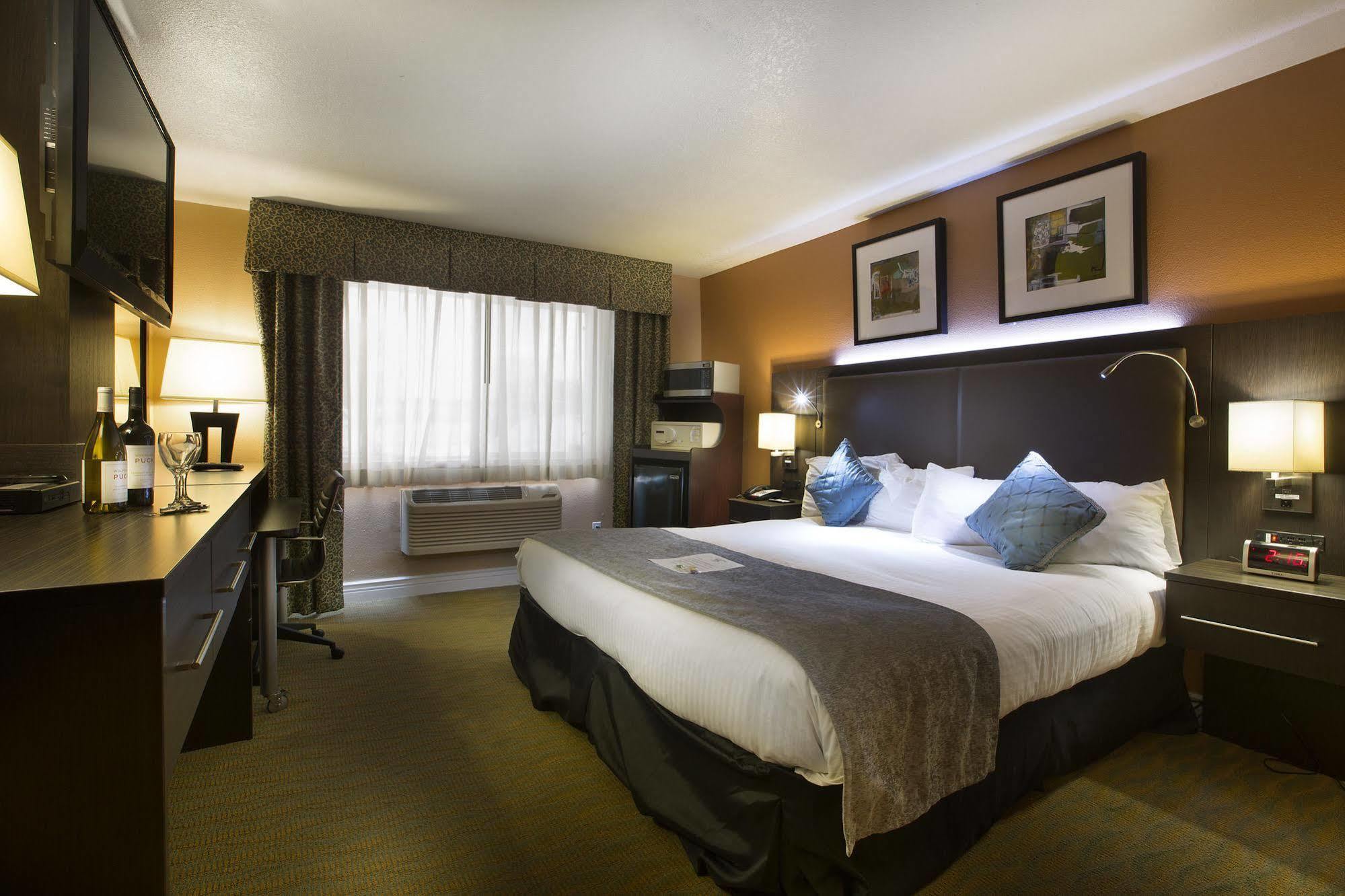 Prospector Hotel & Casino Ілі Екстер'єр фото