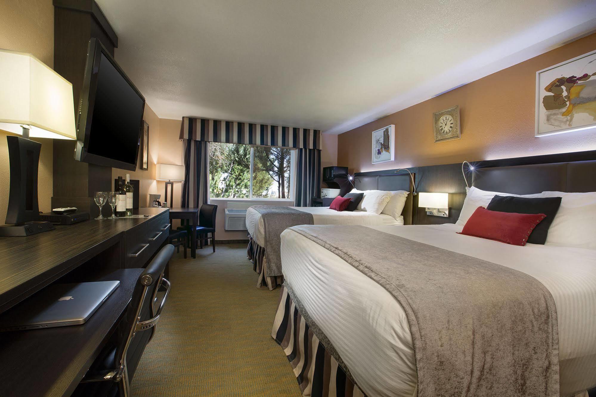 Prospector Hotel & Casino Ілі Екстер'єр фото