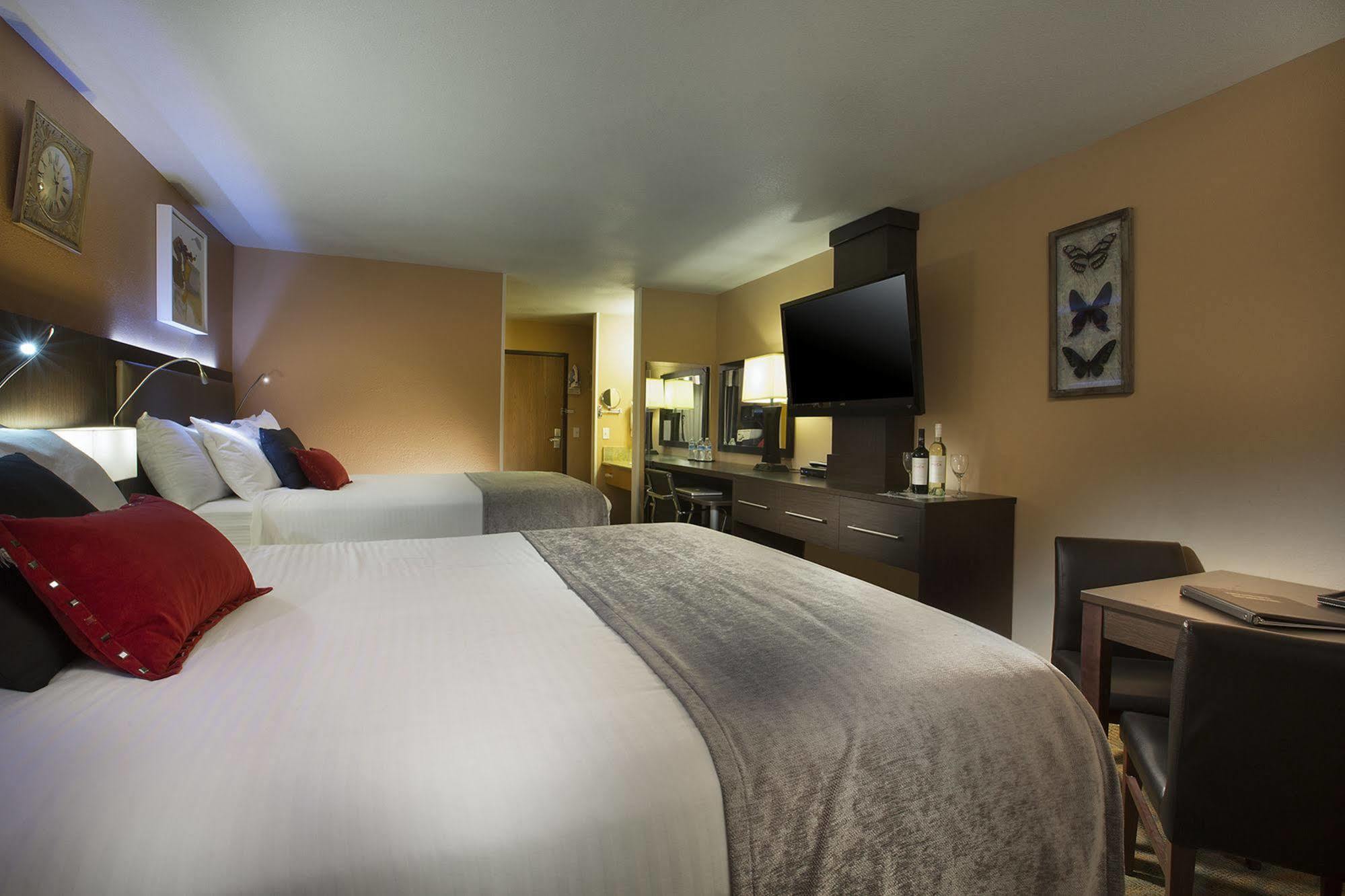 Prospector Hotel & Casino Ілі Екстер'єр фото